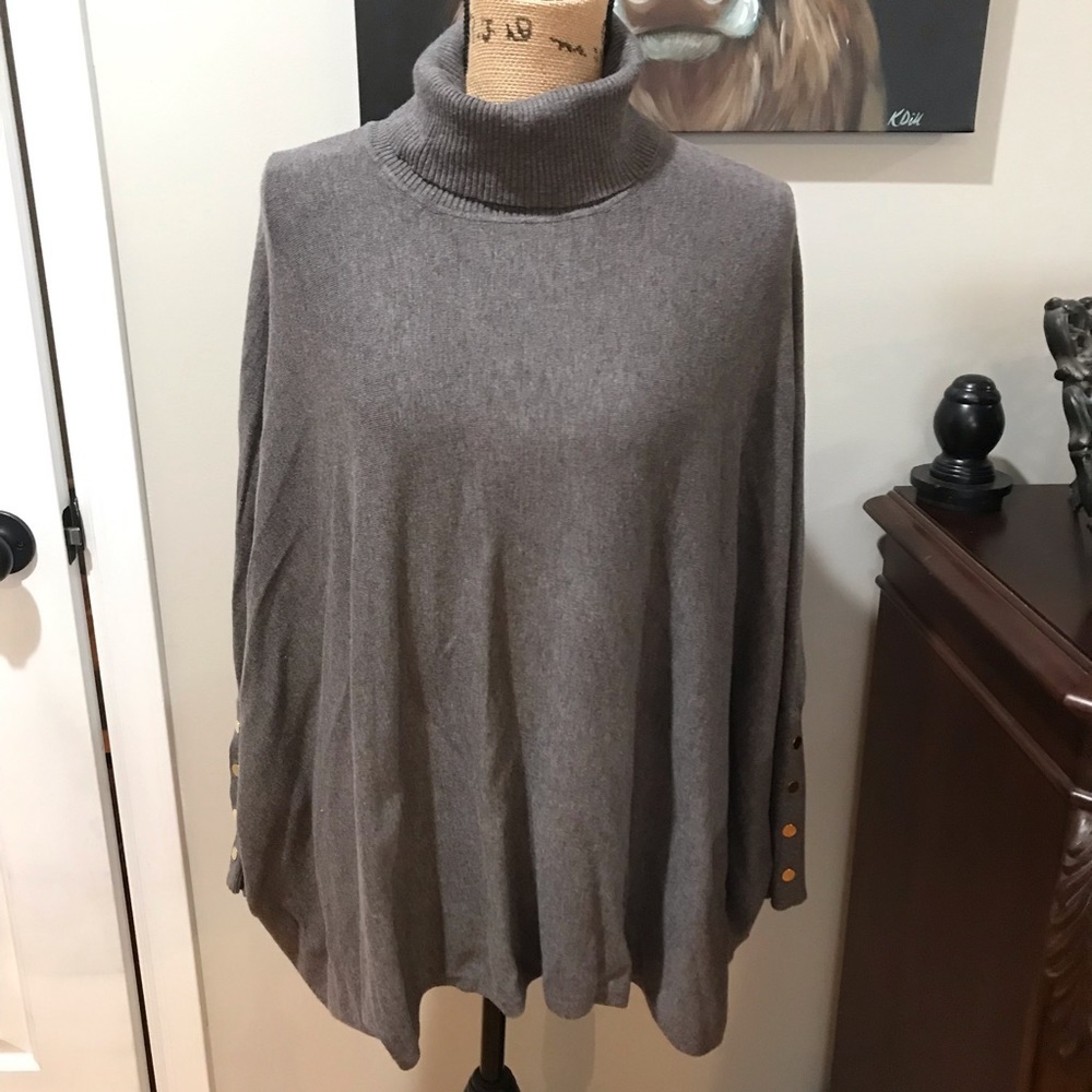 ▪️ALFANI Turtleneck Cape with Sleeves